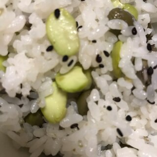 ホクホク美味しい、新米と枝豆ご飯